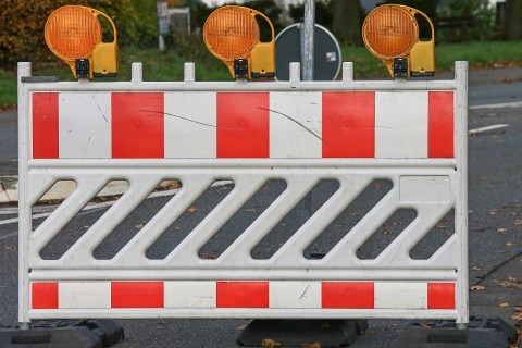 Vollsperrung der Industriestraße zwischen „Im Meisenfeld“ und „Glimkestraße“